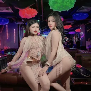 2 Vũ công dancer phải nói là sexy số dách quẩy nhạc cùng DJ