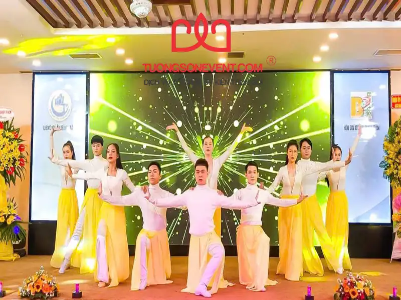 Biểu diễn múa dân gian ở sự kiện giao lưu