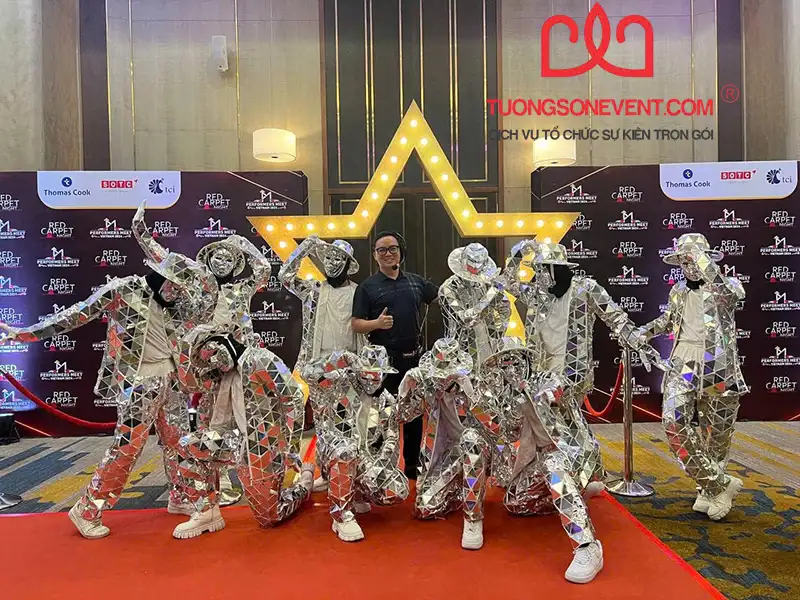 Vũ đoàn múa gương