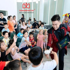 Ảo thuật gia tại tiệc sinh nhật