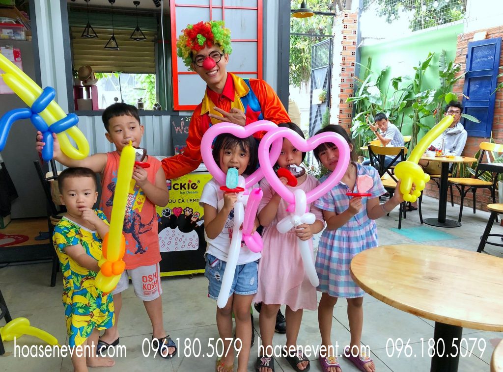 Chú hề đa năng tại Tường Sơn Event