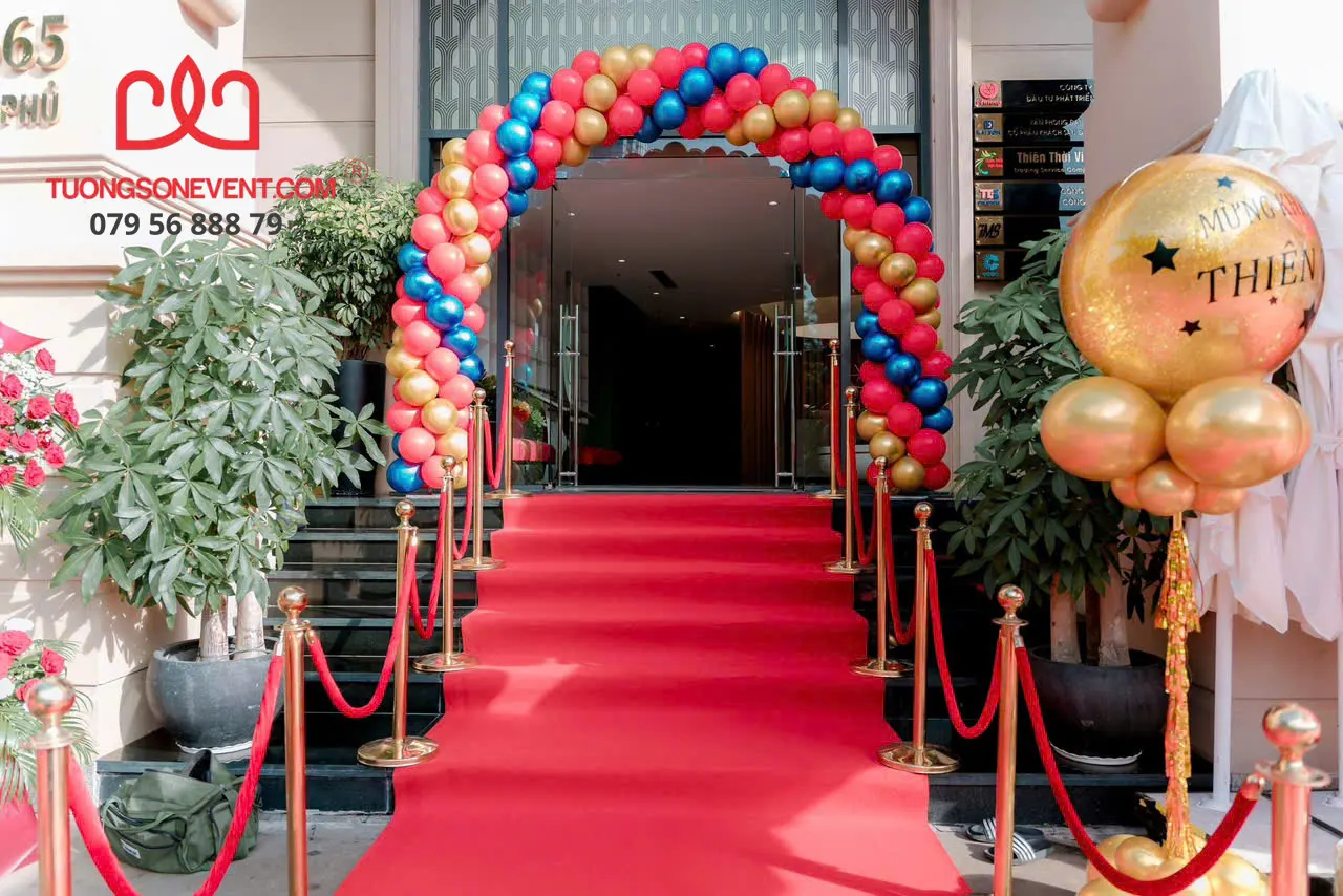 Trụ Barrie dẫn lối cho sự kiện khai trương