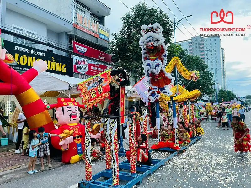 Múa lân hoành tráng tại Tường Sơn Event