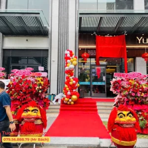 Tặng vòng hoa khi đến dự khai trương là sự lựa chọn an toàn nhất