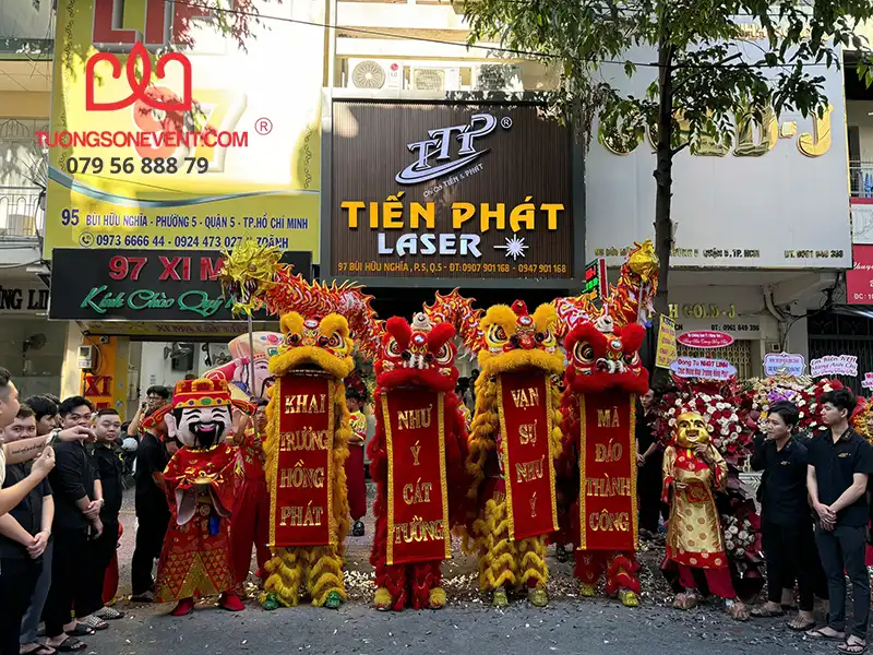 Múa lân khai trương tưng bừng cầu chúc may mắn - Tài lộc