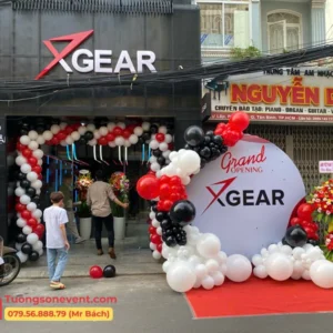 Trang trí cổng bong bóng khai trương và backdrop checkin