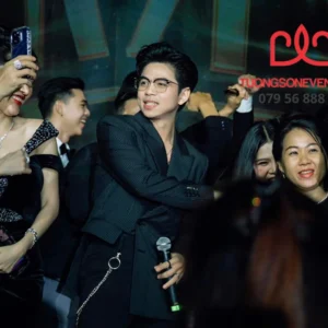 Cung cấp dịch vụ book ca sĩ nổi tiếng giá tốt