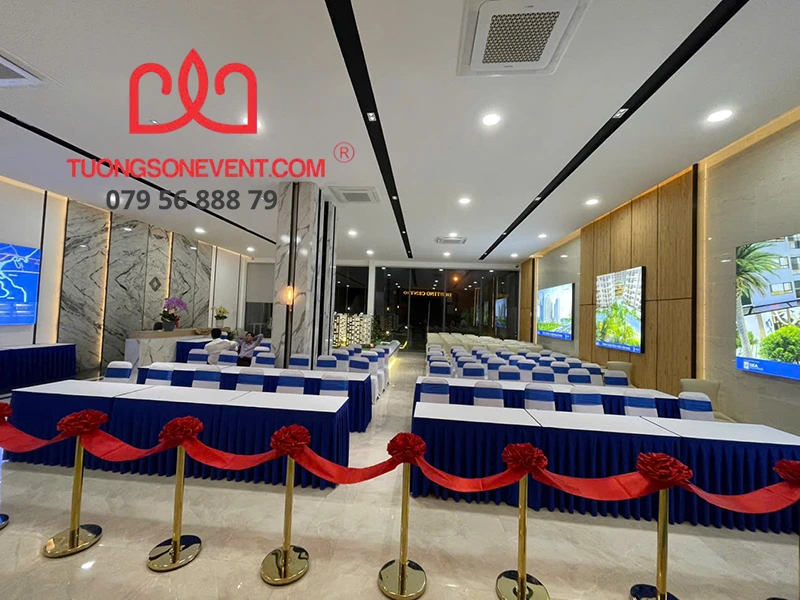cho thuê bàn ghế quận 2