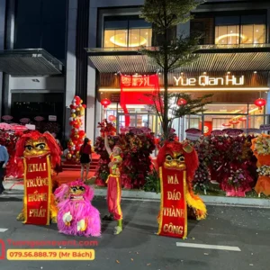 múa lân khai trương với nhiều tiết mục biểu diễn hấp dẫn