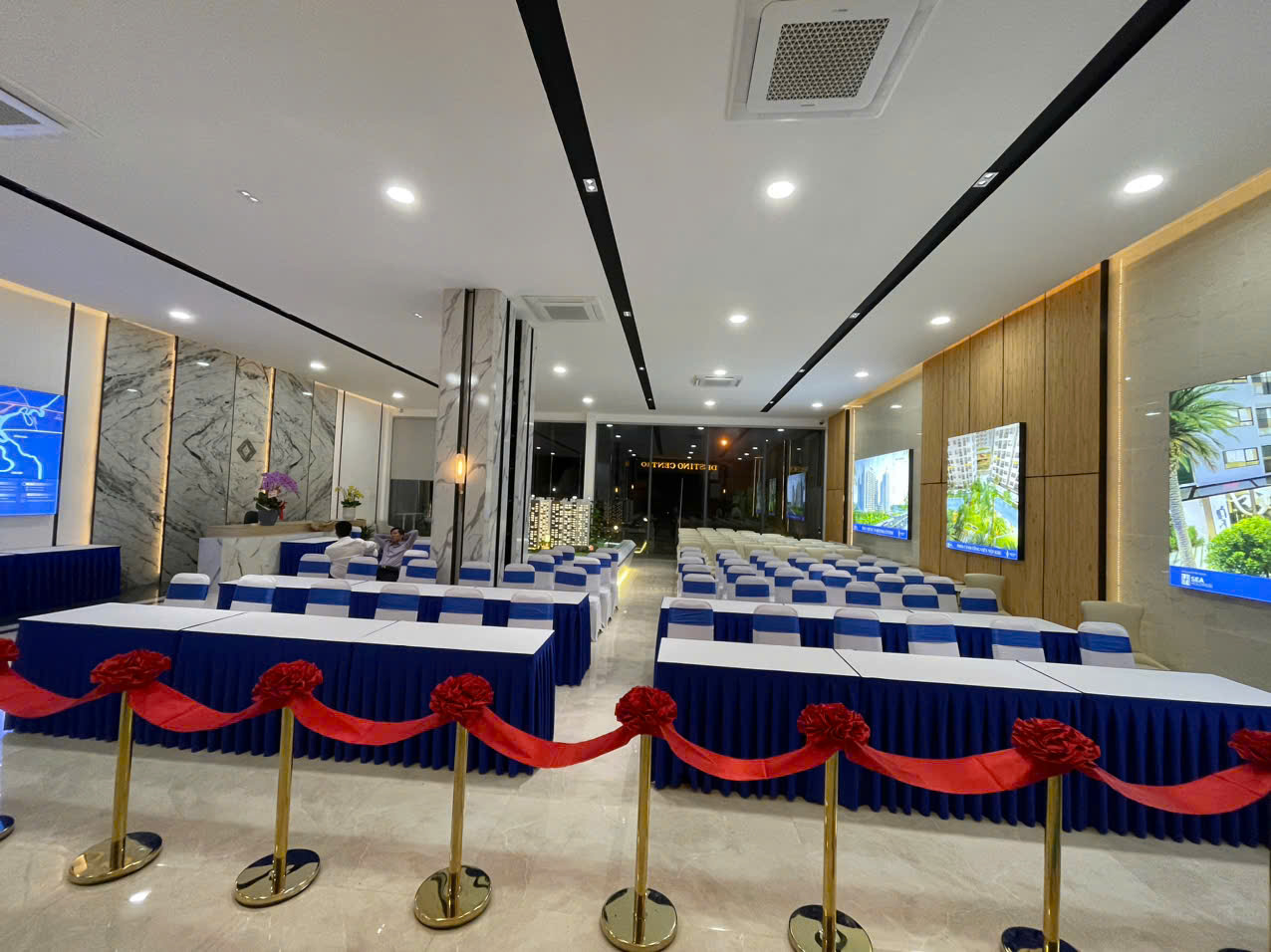 cho thuê bàn ghế quận 5