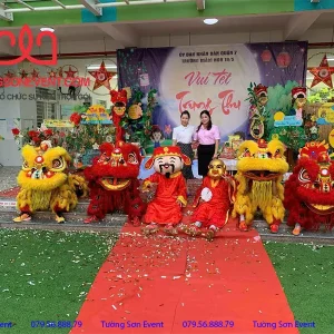 Trình diễn múa lân Trung Thu