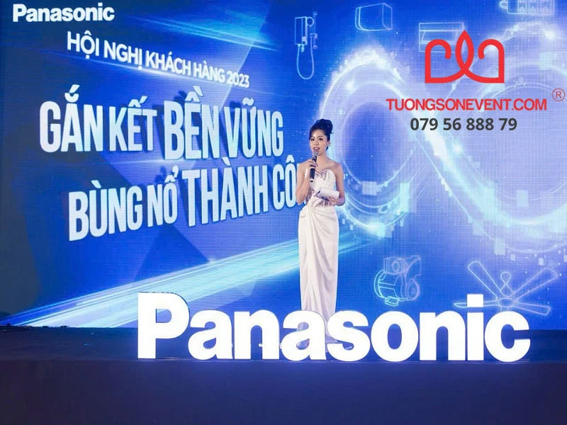 MC chuyên nghiệp ở sự kiện Panasonic