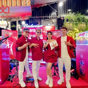 Ban nhạc sôi động tại Tường Sơn Event