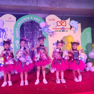 Nhóm múa biểu diễn tại chương trình