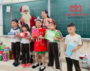 Liên hệ Tường Sơn Event ngay để được tư vấn và báo giá chi tiết cho thuê ông già Noel hoạt náo